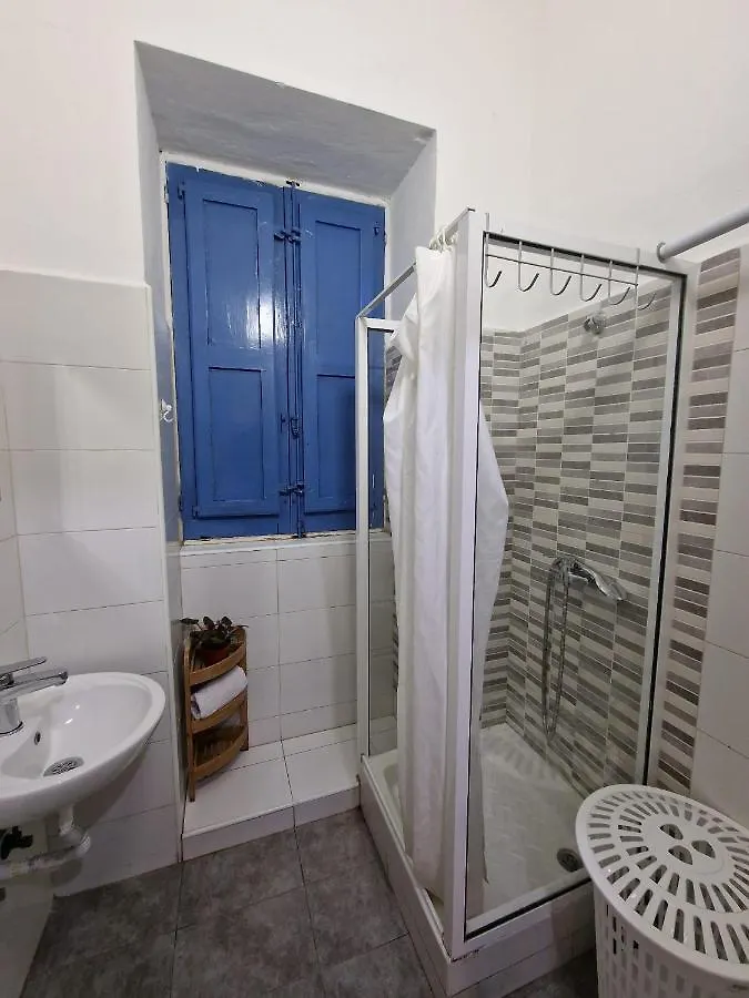 Central Properties - Spacious & Modern Studio Apartment In Gzira With Roof Terrace And Private Balcony 0*,  Malta
