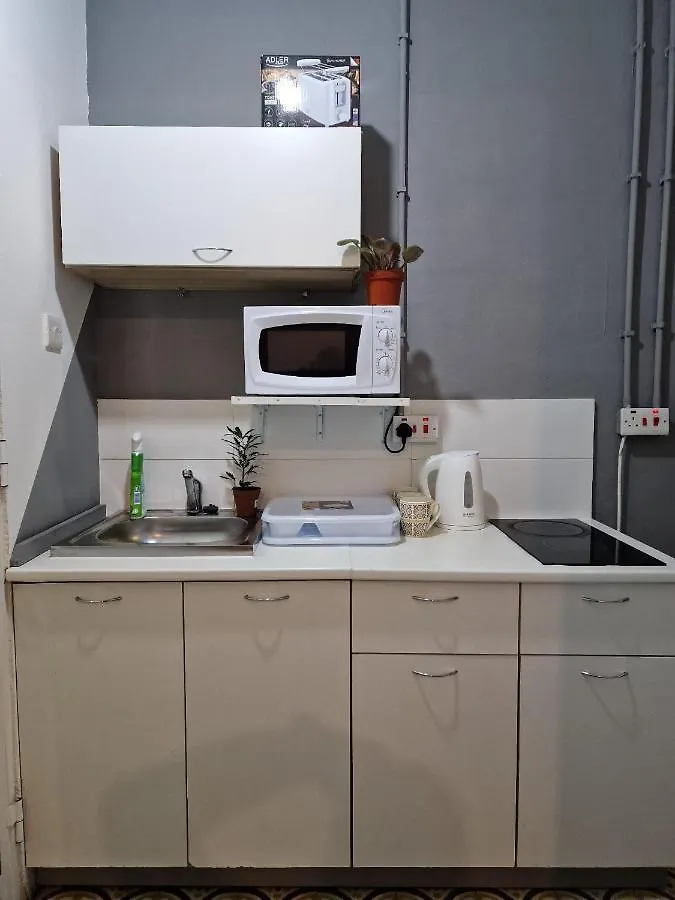 Central Properties - Spacious & Modern Studio Apartment In Gzira With Roof Terrace And Private Balcony Malta
