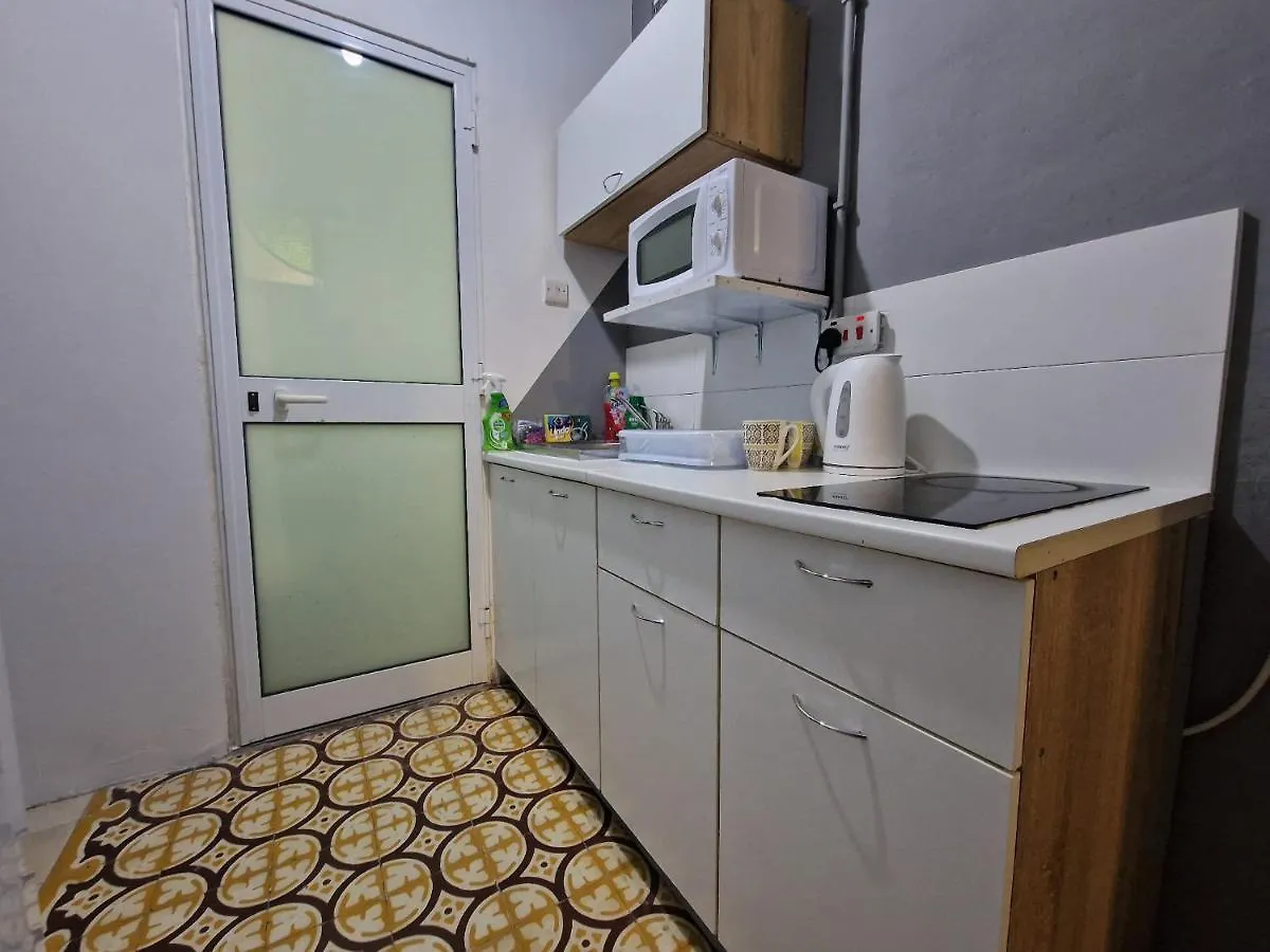 Central Properties - Spacious & Modern Studio Apartment In Gzira With Roof Terrace And Private Balcony