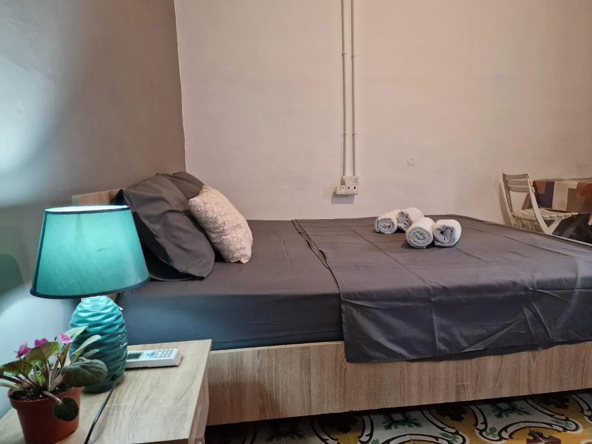 Central Properties - Spacious & Modern Studio Apartment In Gzira With Roof Terrace And Private Balcony