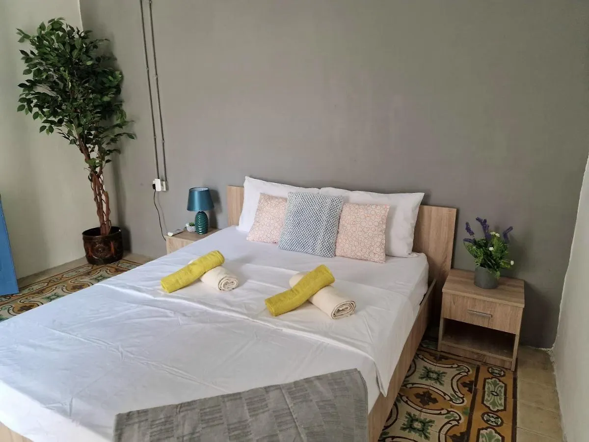 Central Properties - Spacious & Modern Studio Apartment In Gzira With Roof Terrace And Private Balcony location